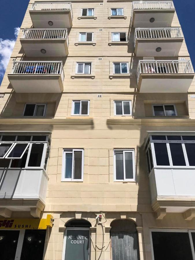 F12 Room 1, Private Room Two Single Beds Shared Bathroom In Shared Flat Msida Dış mekan fotoğraf